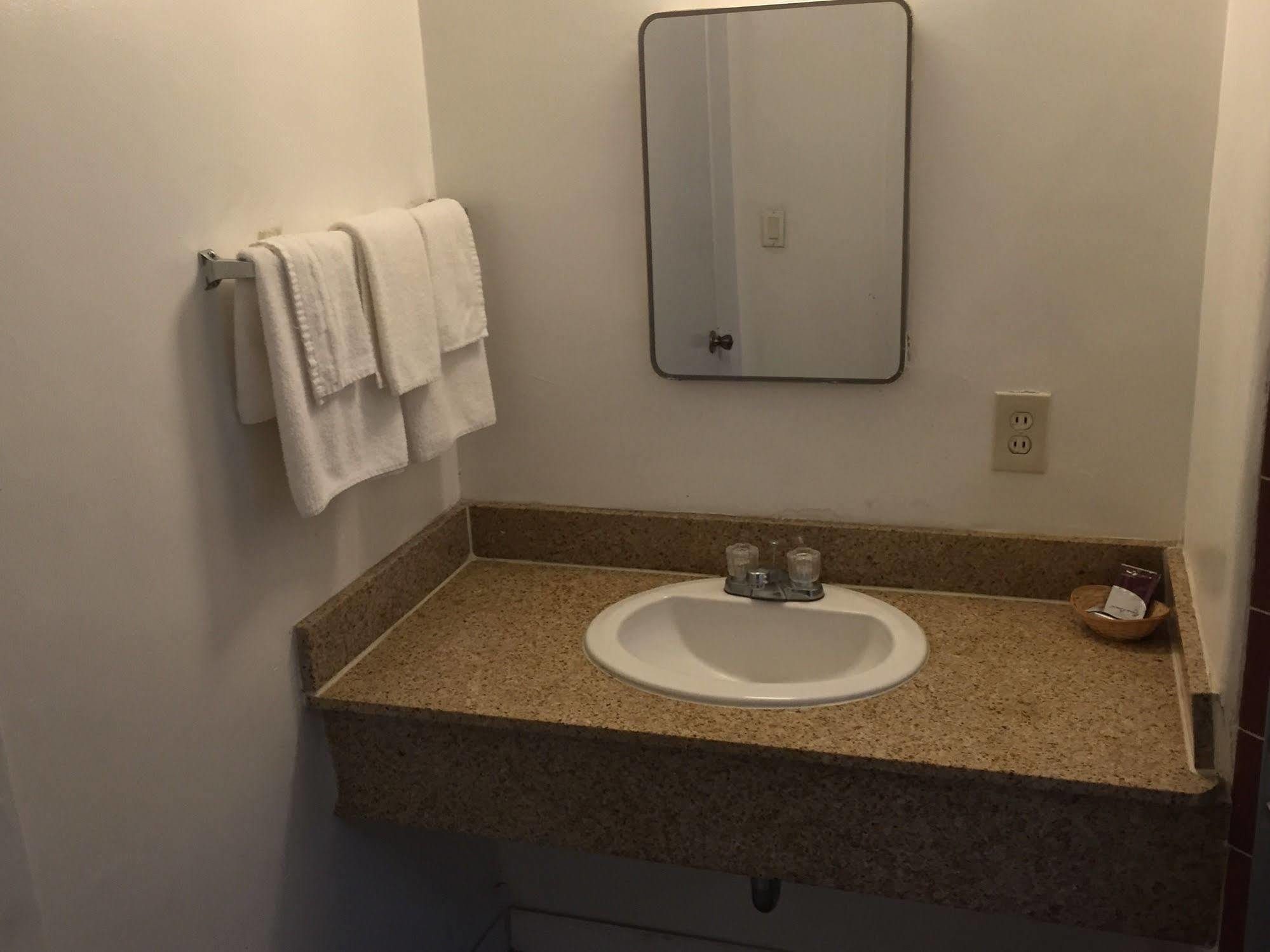 إنديو Western Sands Motel المظهر الخارجي الصورة
